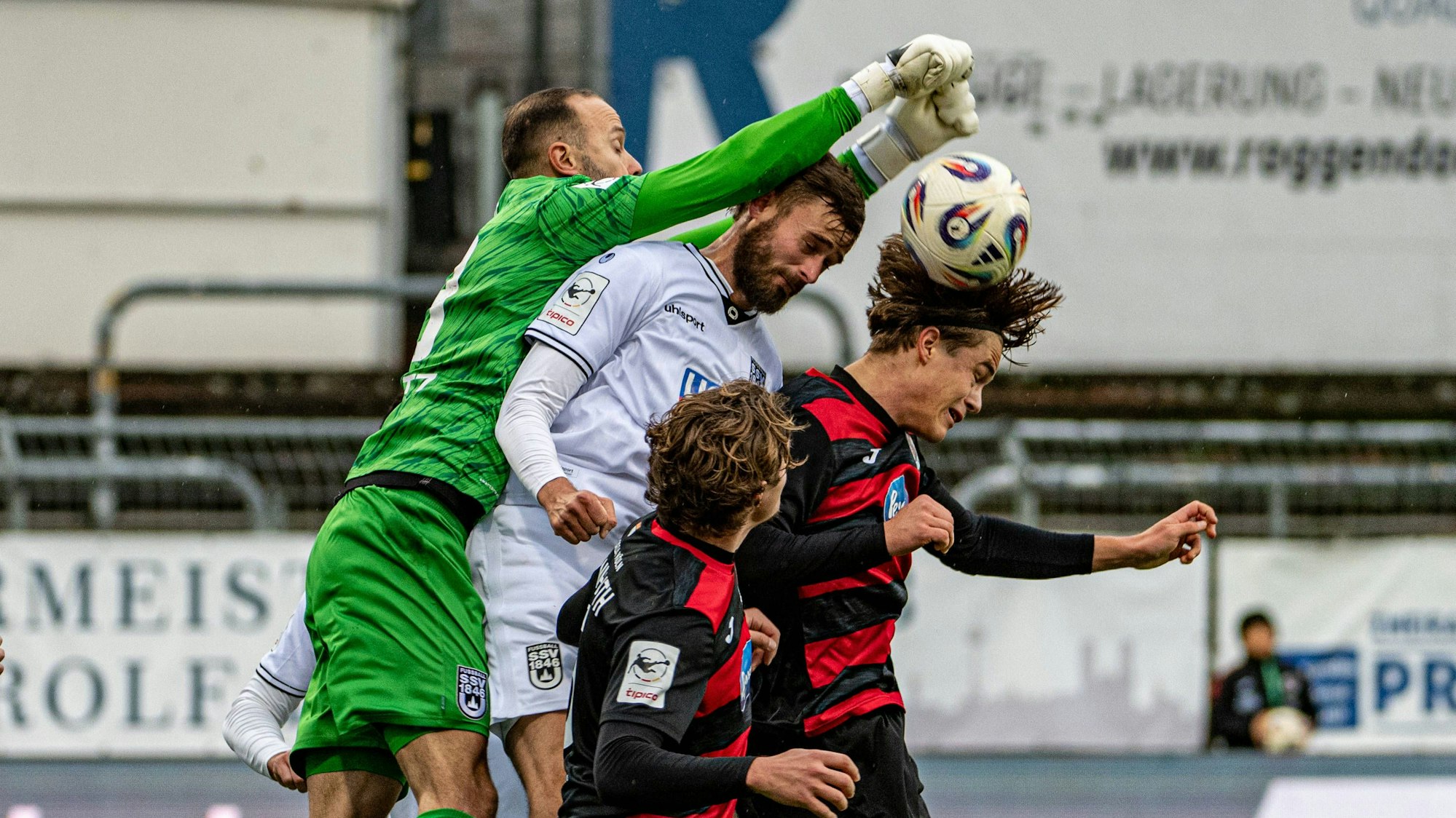 3. Fussball Bundesliga. Viktoria Köln - SSV Ulm 1846 Fußball, 17. Spieltag, am 06.12.2025 Jan Boller SSV Ulm 1846, 34, verteidigt das Tor 3. Fussball Bundesliga. Viktoria Köln - SSV Ulm 1846 Fußball, 17. Spieltag, am 06.12.2025, Sportpark Höhenberg. DFB REGULATIONS PROHIBIT ANY USE OF PHOTOGRAPHS AS IMAGE SEQUENCES AND/OR QUASI-VIDEO. *** 3 Soccer Bundesliga Viktoria Köln SSV Ulm 1846 Fußball, 17 Spieltag, am 06 12 2025 Jan Boller SSV Ulm 1846, 34 , defends the goal 3 Soccer Bundesliga Viktoria Köln SSV Ulm 1846 Fußball, 17 Spieltag, am 06 12 2025, Sportpark Höhenberg DFB REGULATIONS PROHIBIT ANY USE OF PHOTOGRAPHS AS IMAGE SEQUENCES AND OR QUASI VIDEO Copyright: xBEAUTIFULxSPORTS/Erlhofx