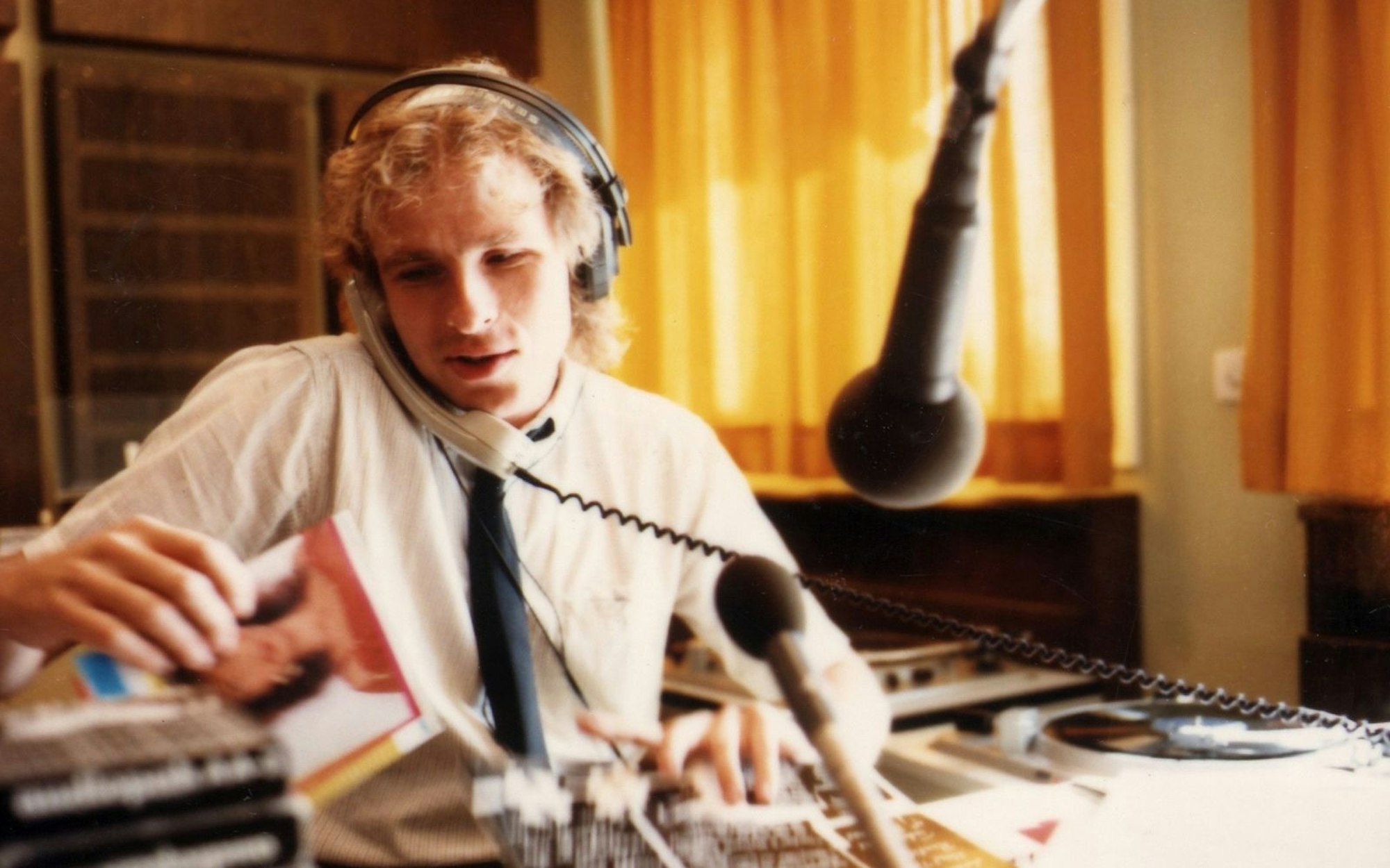 Wie alles begann: Thomas Gottschalk als Radiomoderator des BR. (Bild: BR / Foto Sessner)