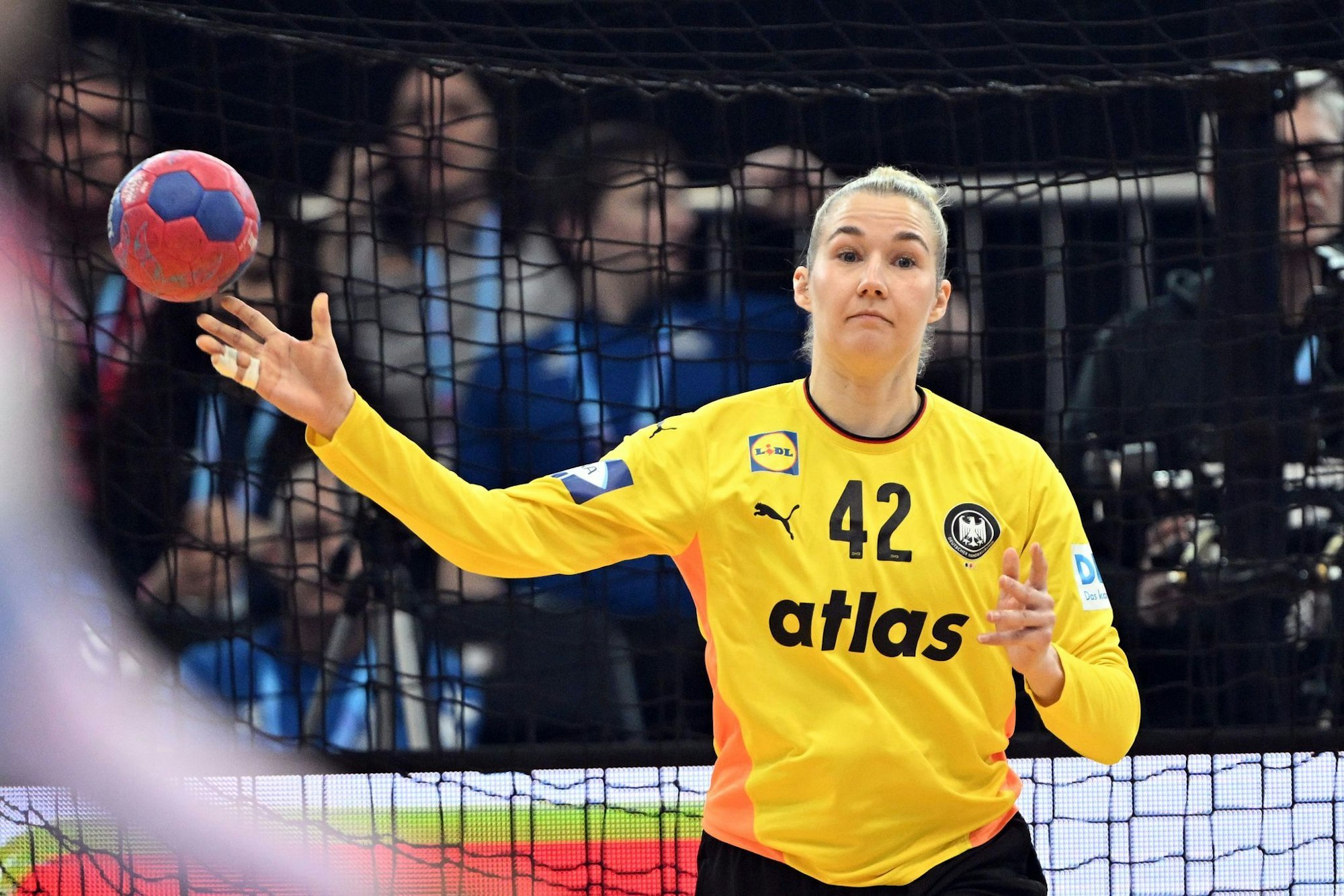 Fünf Paraden in der ersten Halbzeit: DHB-Keeperin Katharina Filter.