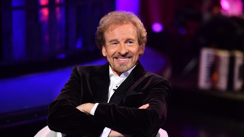 Mit einem letzten TV-Auftritt bei „Denn Sie wissen nicht, was passiert“ hat Thomas Gottschalk die Fernsehbühne verlassen. (Bild: RTL / Julia Feldhagen)