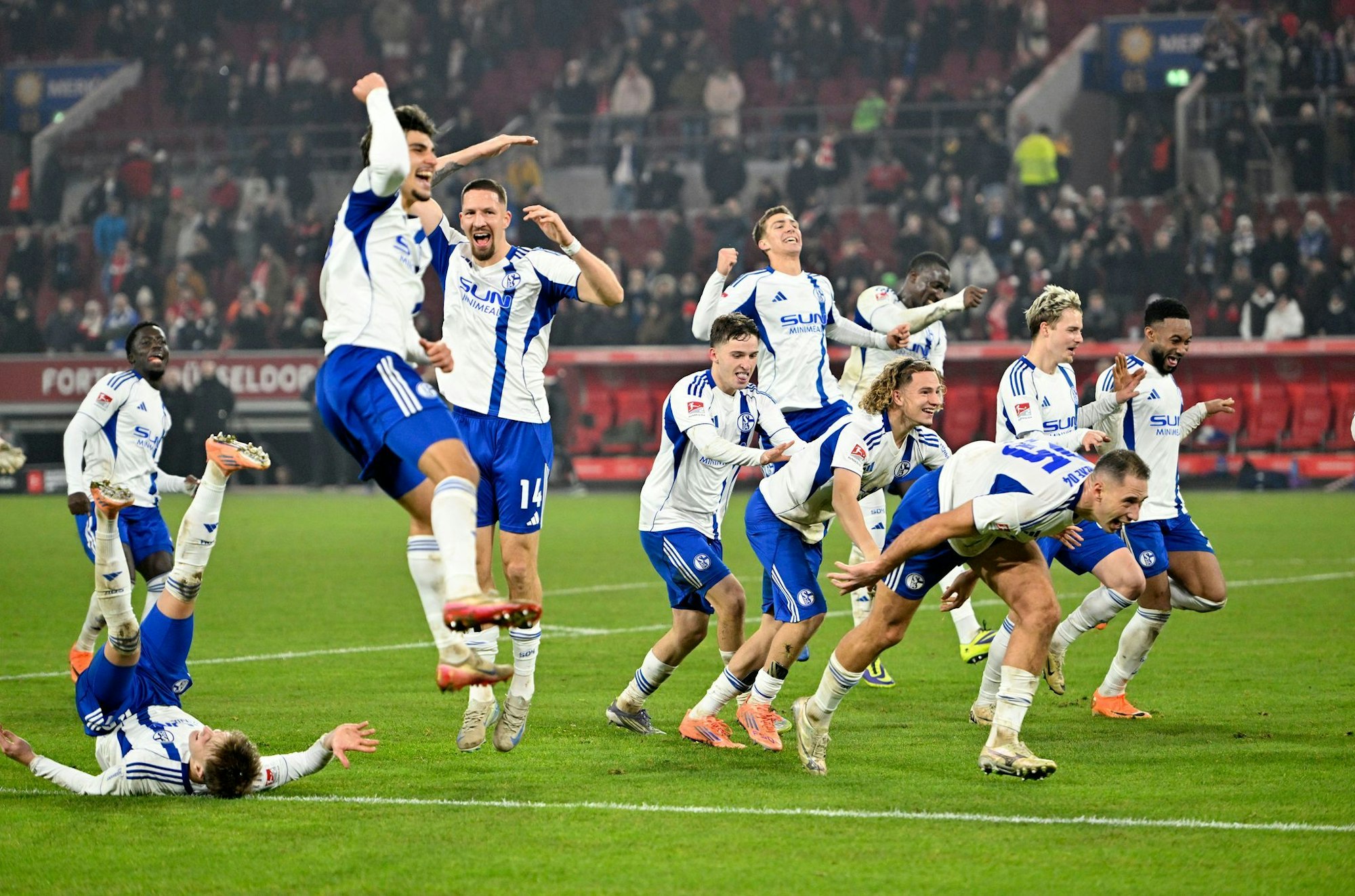 Schalker Freude nach dem Schlusspfiff.