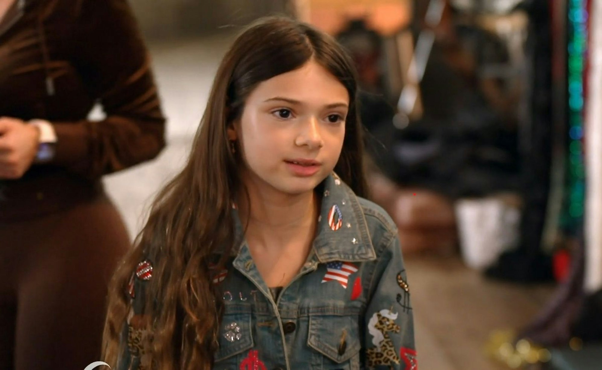 Mit ihrem ersten Laufstegauftritt kam Sophia Katzenberger ihrem Traum vom Model-Dasein näher. (Bild: RTL)