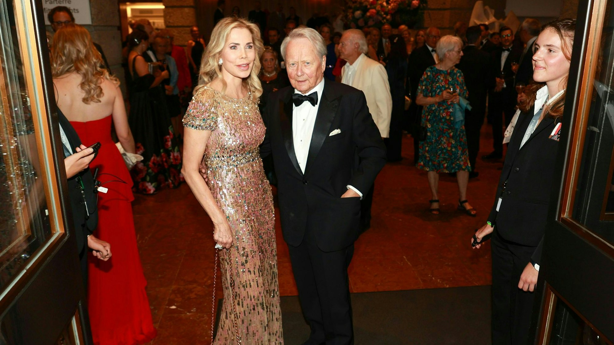 Ein seltener gemeinsamer Auftritt: Porsche und zu Leiningen bei einer Opern-Premiere im Sommer 2023.