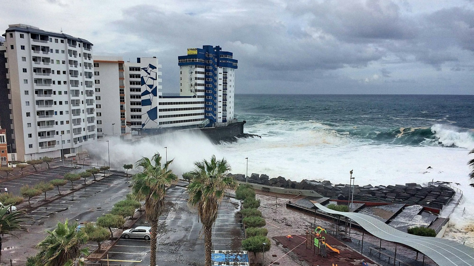 Im Herbst und im Winter ist es auf den Kanaren in Küstennähe nicht immer ungefährlich. (Archivfoto)