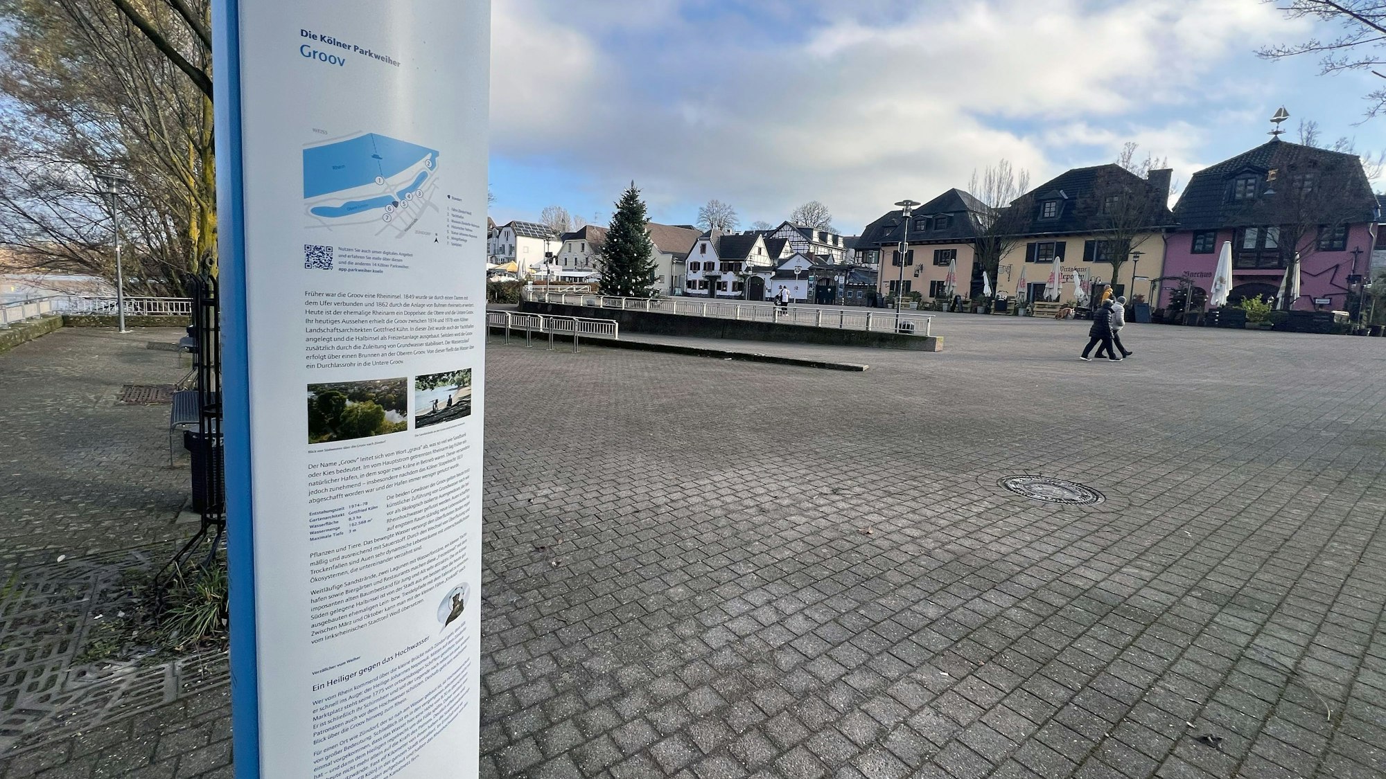 Eine von zwei neuen Stelen mit Informationen zur Groov, die die Stadtentwässerungsbetriebe Köln im Porzer Stadtteil Zündorf aufgestellt haben.