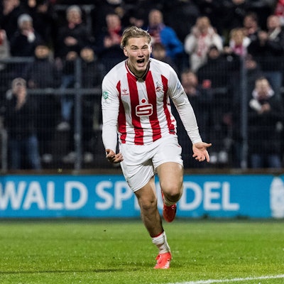 KOELN, GERMANY - NOVEMBER 26: Fynn Schenten 1. FC Koeln, 9 celebrates scoring the 1:1 goal during the UEFA Youth League match between 1. FC Koeln vs. FC Midtjylland at Franz-Kremer-Stadion on round 3 of the UEFA Youth League on November 26, 2025 in Koeln, Germany. North Rhine Westphalia Germany Copyright: xBEAUTIFULxSPORTS/Wunderlx