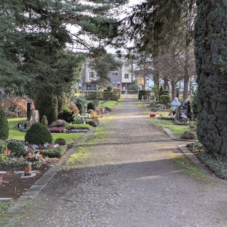 Der Schlebuscher Friedhof an der Mülheimer Straße