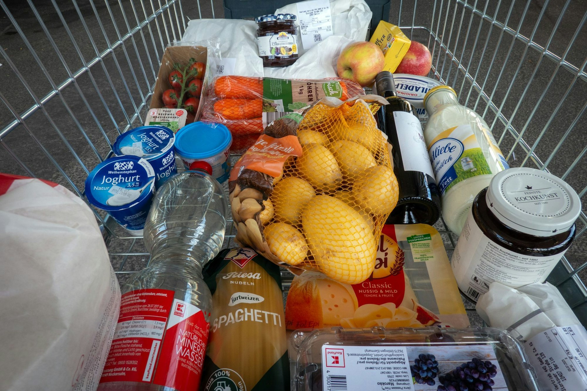 Vor Weihnachten ist der Einkaufswagen oft besonders gut gefüllt.