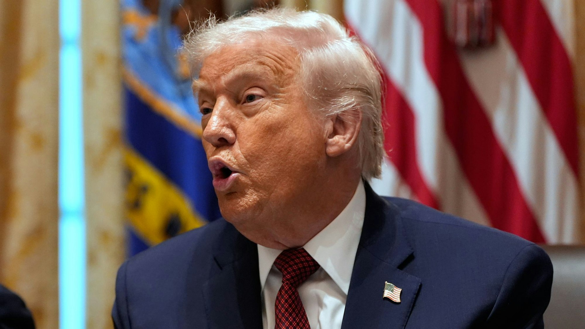 Europa müsse bei vielen Dingen sehr vorsichtig sein, sagte Trump - allerdings ohne Erklärung.