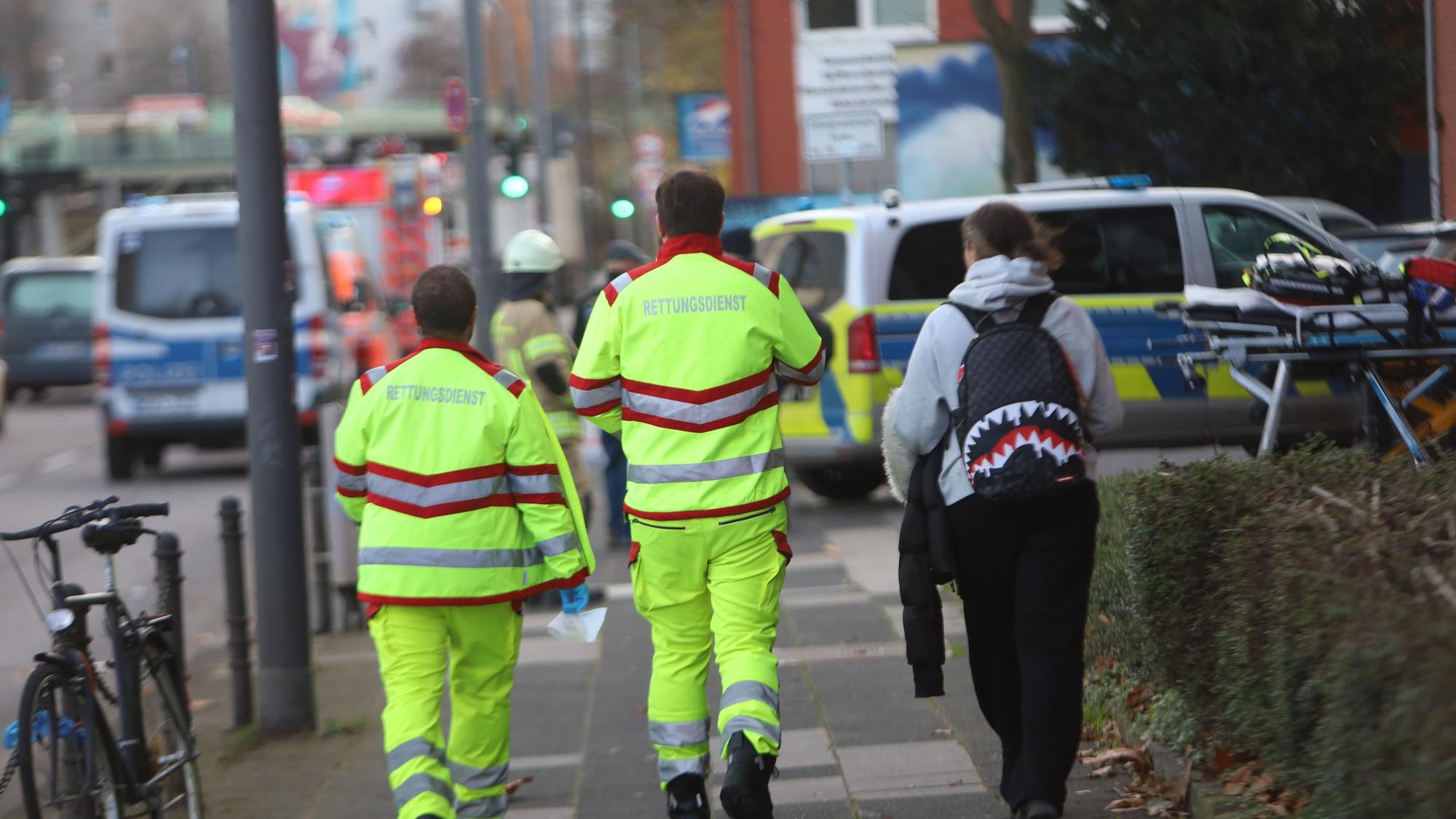 Zuletzt häuften sich die Einsätze wegen Pfefferspray an Kölner Schulen. Am 1. Dezember waren Polizei und Rettungsdienst am Berufskolleg Humboldtstraße am Perlengraben im Einsatz.