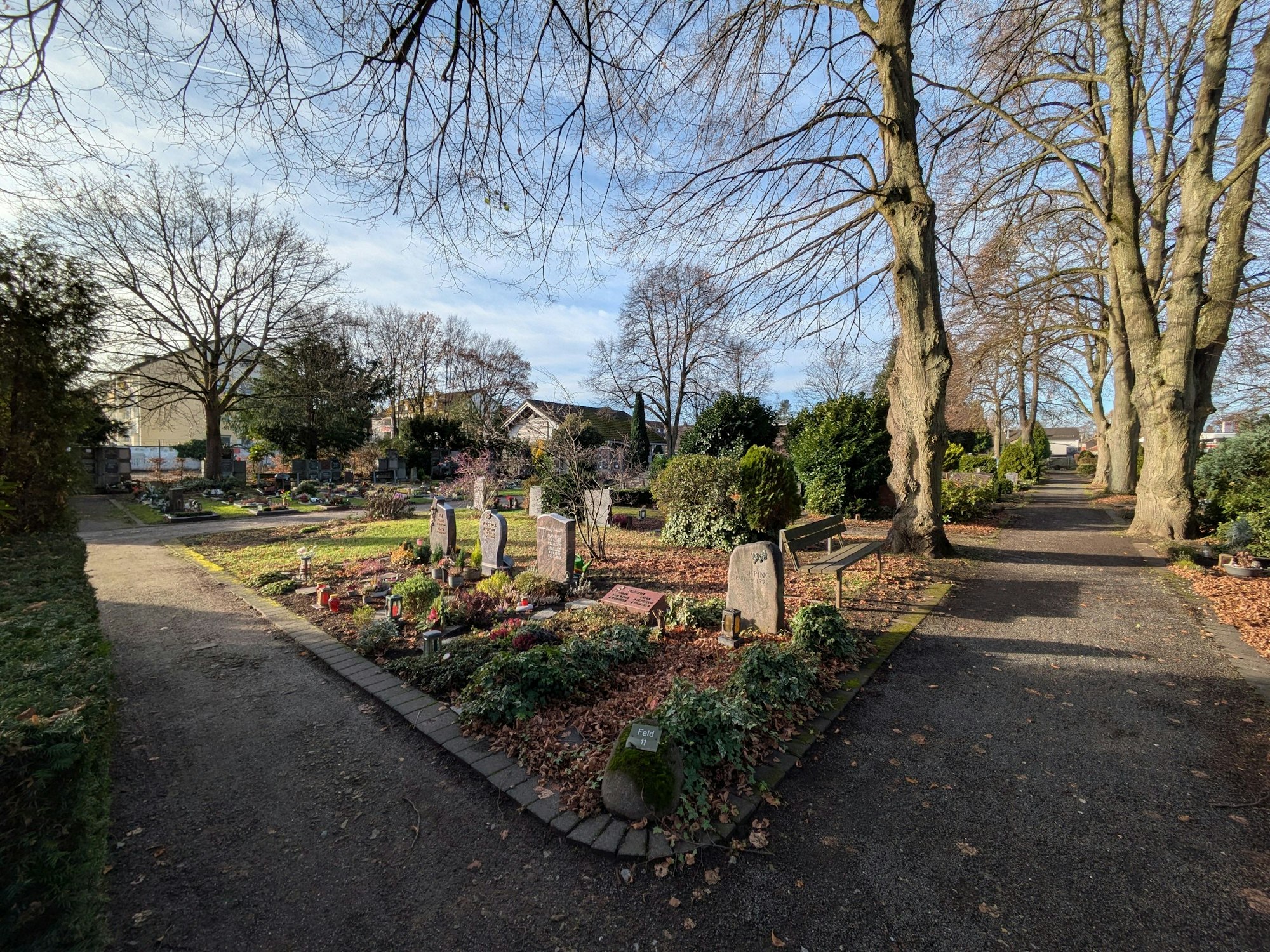 Wege auf dem Friedhof