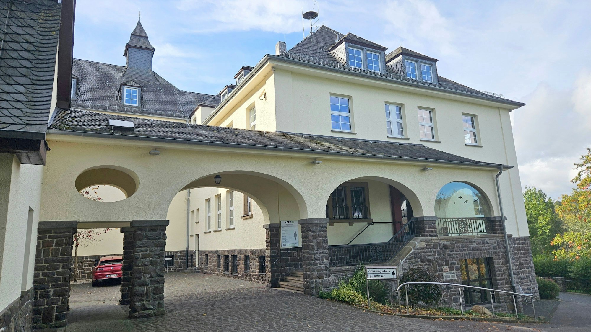 Blick auf das Rathaus Schleiden.