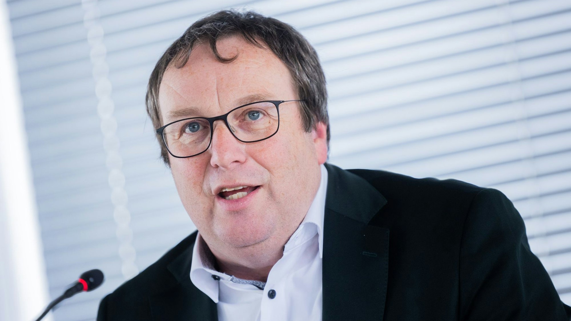 «Das ist die gute Nachricht für alle Fahrgäste», sagt NRW-Verkehrsminister Oliver Krischer (Grüne). (Archivbild)