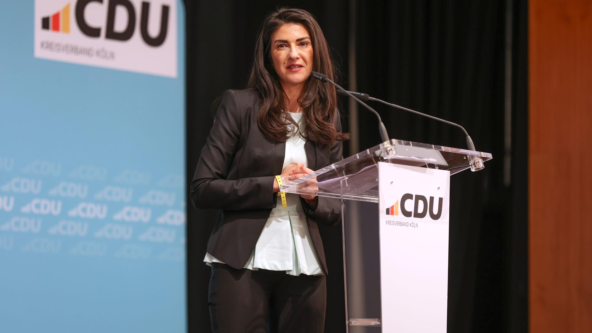 05.04.2025
Köln:
Kreisparteitag der CDU Köln mit Vorstandwahlen. Im Fokus unserer Bericherstattung steht der neue Vorstand der CDU Köln.
Einer der fünf Kandidaten: Serap Güler
Foto: Martina Goyert