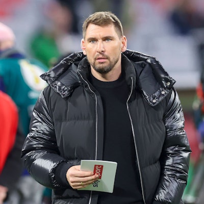 Experte Patrick Helmes Sky schaut, DFB Cup - Round of 16, FC Bayern München v Bayer 04 Leverkusen, Allianz Arena am 03. December 2024 in München, Deutschland. Foto von Marco Steinbrenner/DeFodi Images Experte Patrick Helmes Sky looks on, DFB Cup - Round of 16, FC Bayern München v Bayer 04 Leverkusen, Allianz Arena, December 3, 2024 in Munich, Germany. Photo by Marco Steinbrenner/DeFodi Images Defodi-700_muenchen_lever_20241203_342 *** Expert Patrick Helmes Sky looks on, DFB Cup Round of 16, FC Bayern München v Bayer 04 Leverkusen, Allianz Arena on December 03, 2024 in Munich, Germany Photo by Marco Steinbrenner DeFodi Images Expert Patrick Helmes Sky looks on, DFB Cup Round of 16, FC Bayern München v Bayer 04 Leverkusen, Allianz Arena, December 3, 2024 in Munich, Germany Photo by Marco Steinbrenner DeFodi Images Defodi 700 muenchen lever 20241203 342 Defodi-700