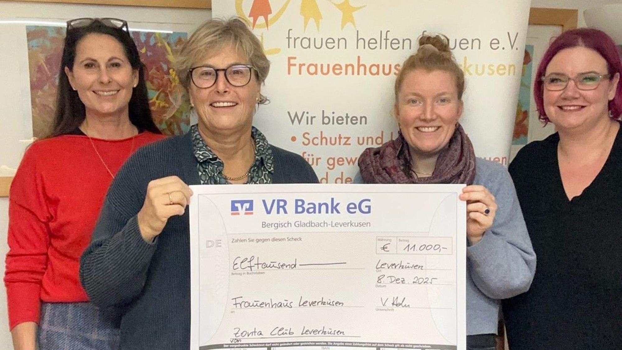 Zonta Club übergibt 11.000-Euro-Spende an Frauenhaus Leverkusen-