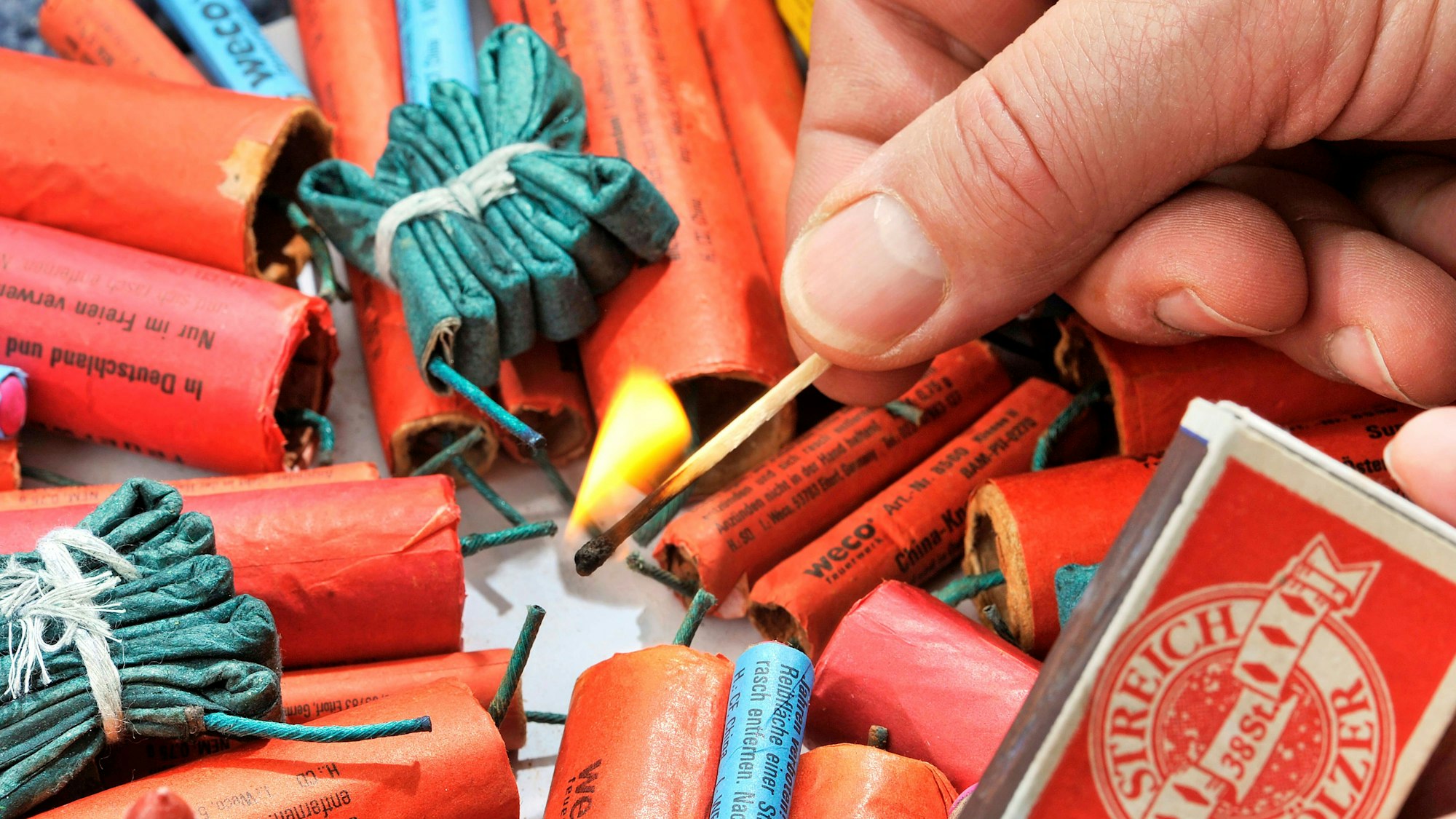 Silvesterknaller sind laut - und von ihnen geht eine hohe Verletzungsgefahr aus