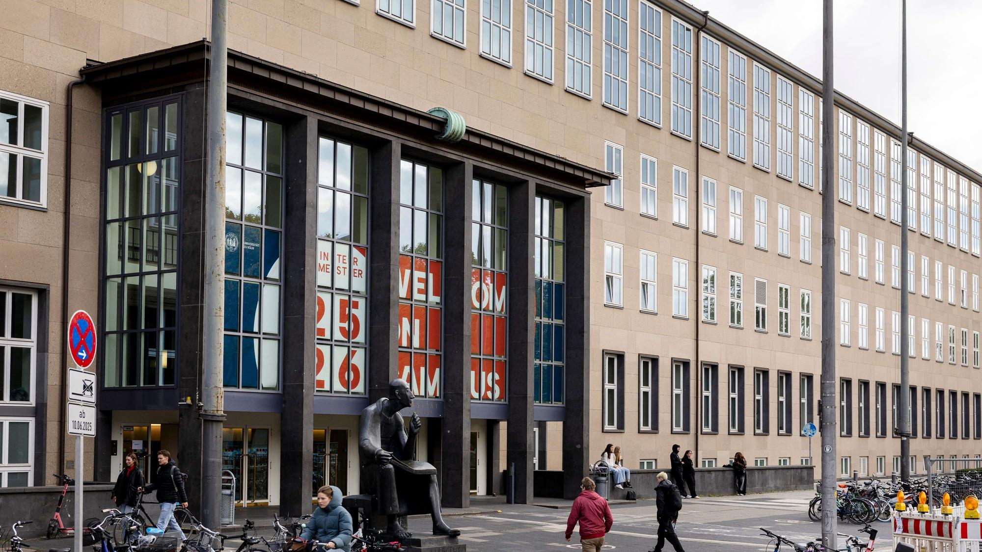 Das Hauptgebäude der Universität Köln
