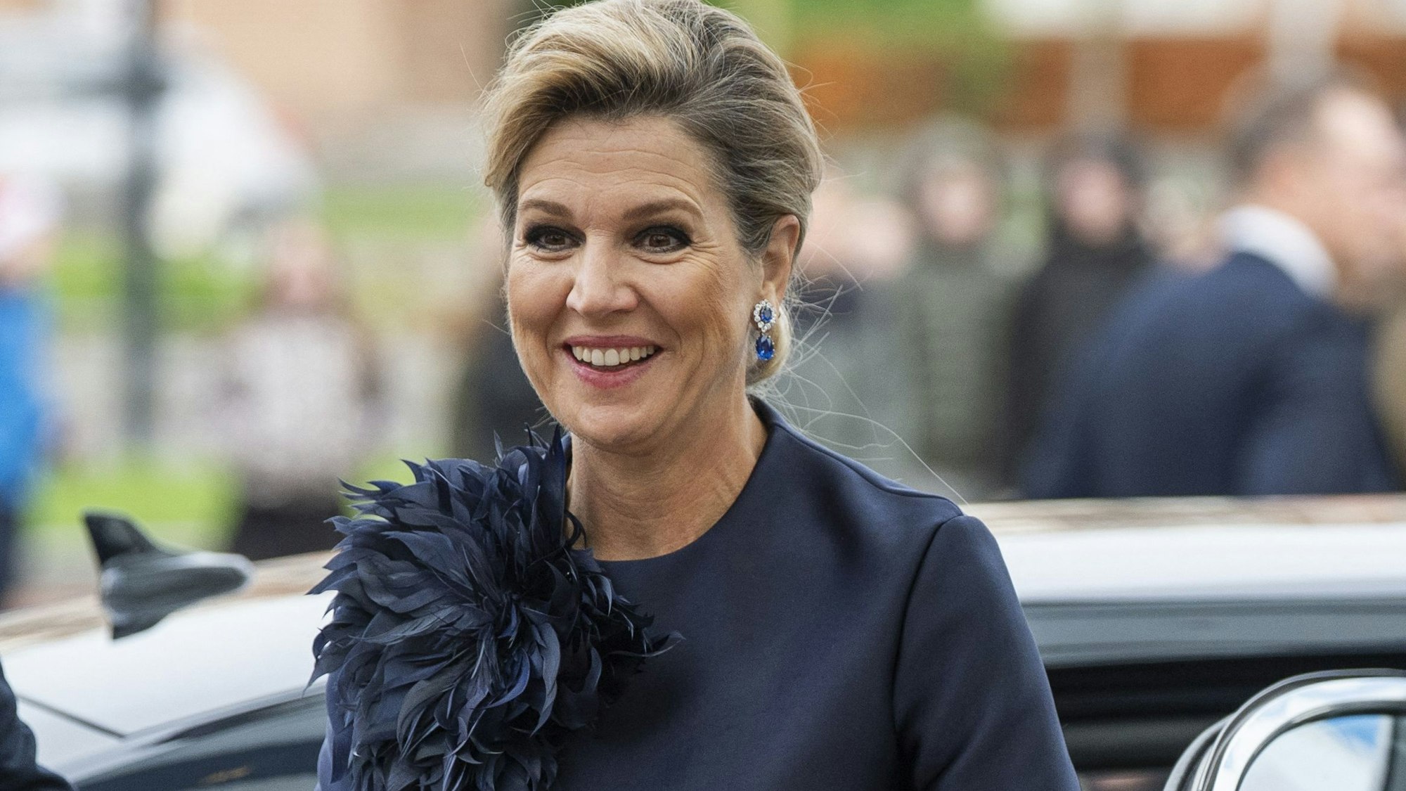 Königin Maxima trifft im Chassé Theater in Breda zu den Aufnahmen des „Kerst Muziekgala 2025“ ein.