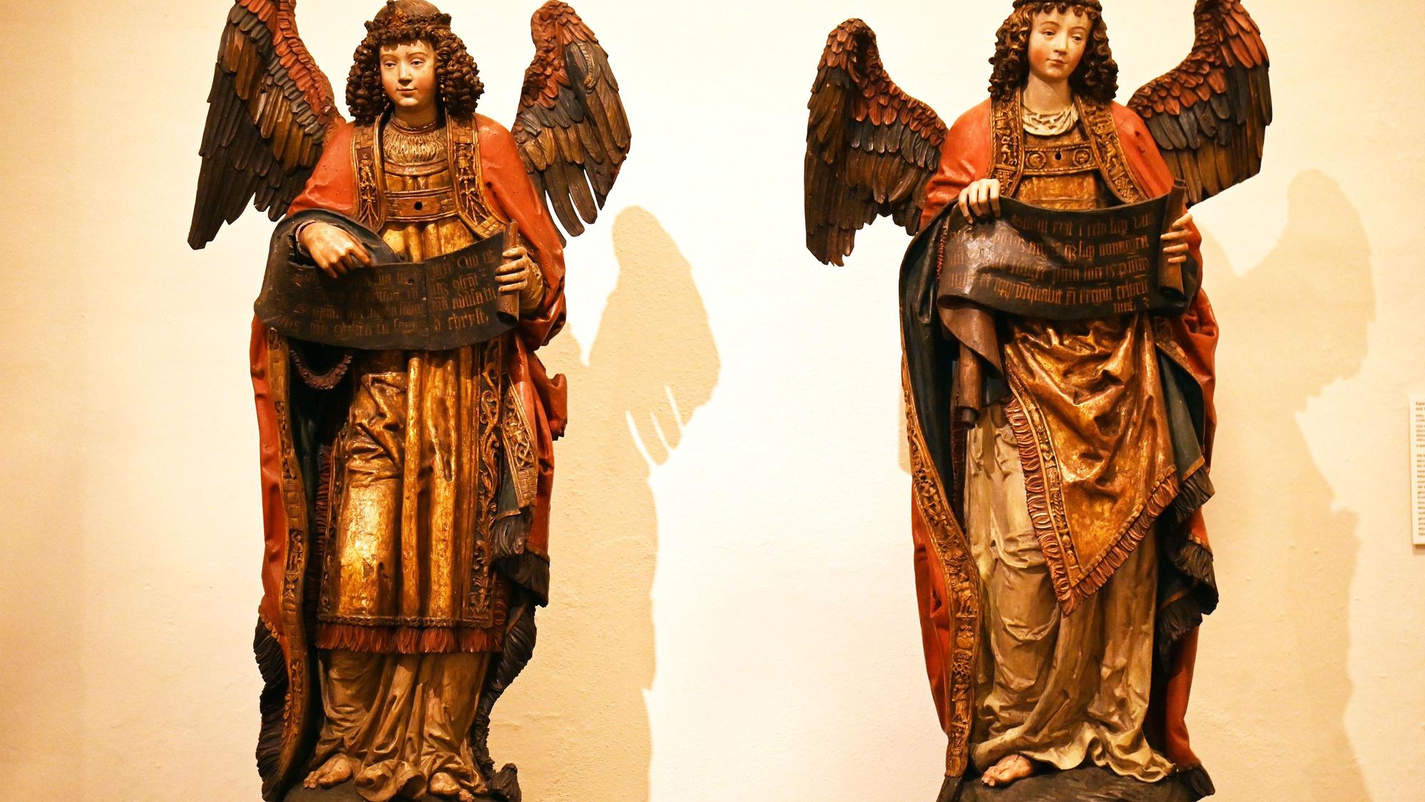 Zwei Engel als Diakone im Museum Schnütgen