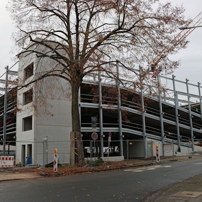Auf dem Bild ist der Rohbau des Parkhauses Josefstraße zu sehen.