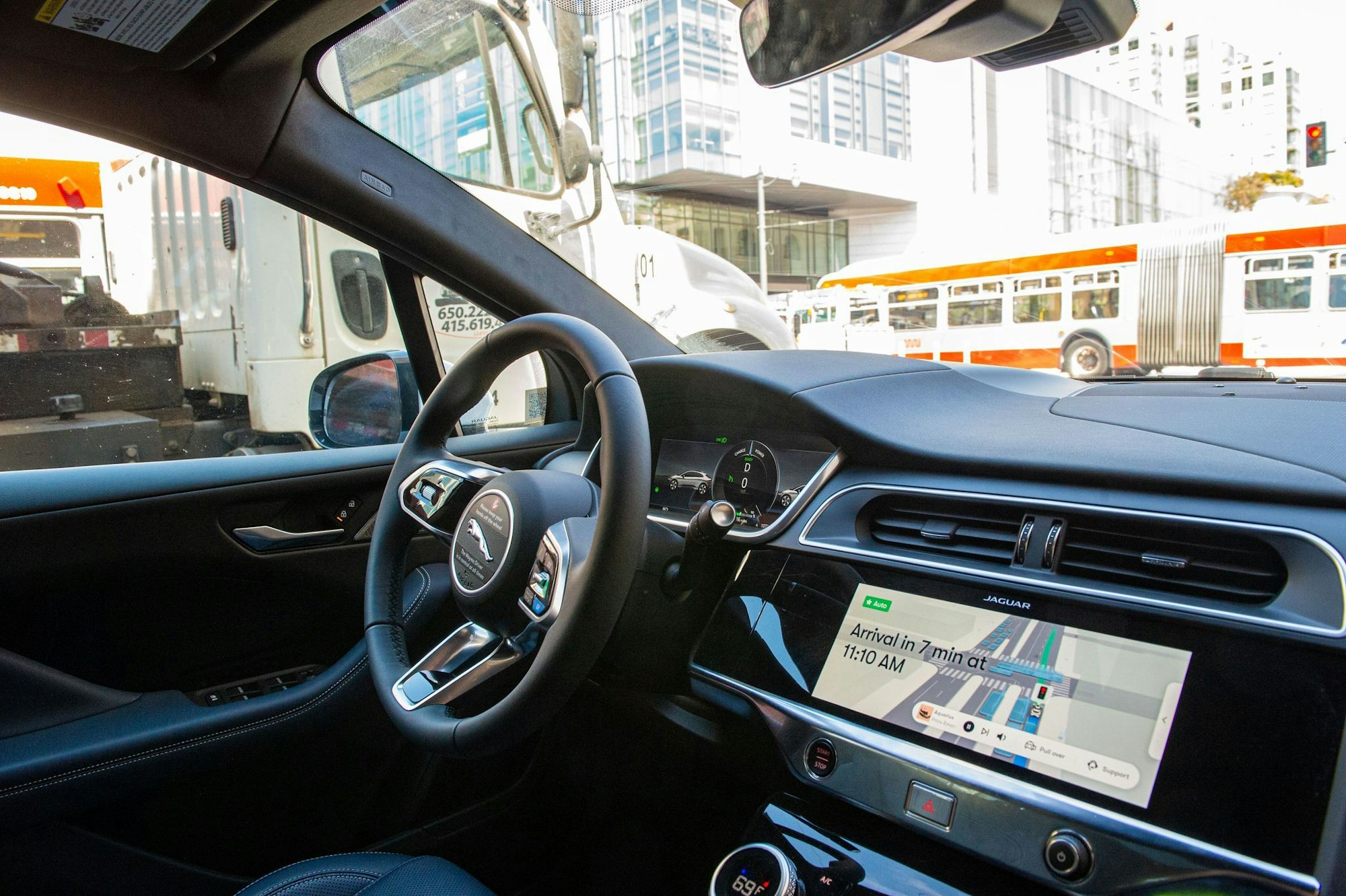 Als führend Robotaxis-Anbieter gilt bislang Waymo. (Archivbild)