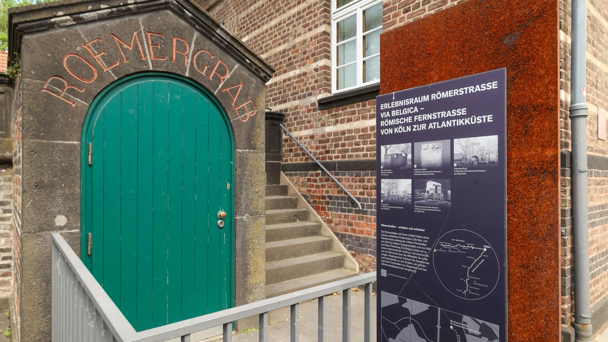 Eingang zum Römergrab in Köln-Weiden