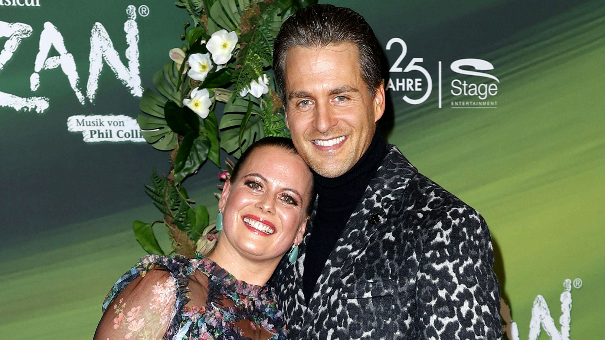 Nadja Scheiwiller und Alexander Klaws bei der Premiere des Musicals „Tarzan“ im Stage Theater Neue Flora in Hamburg.