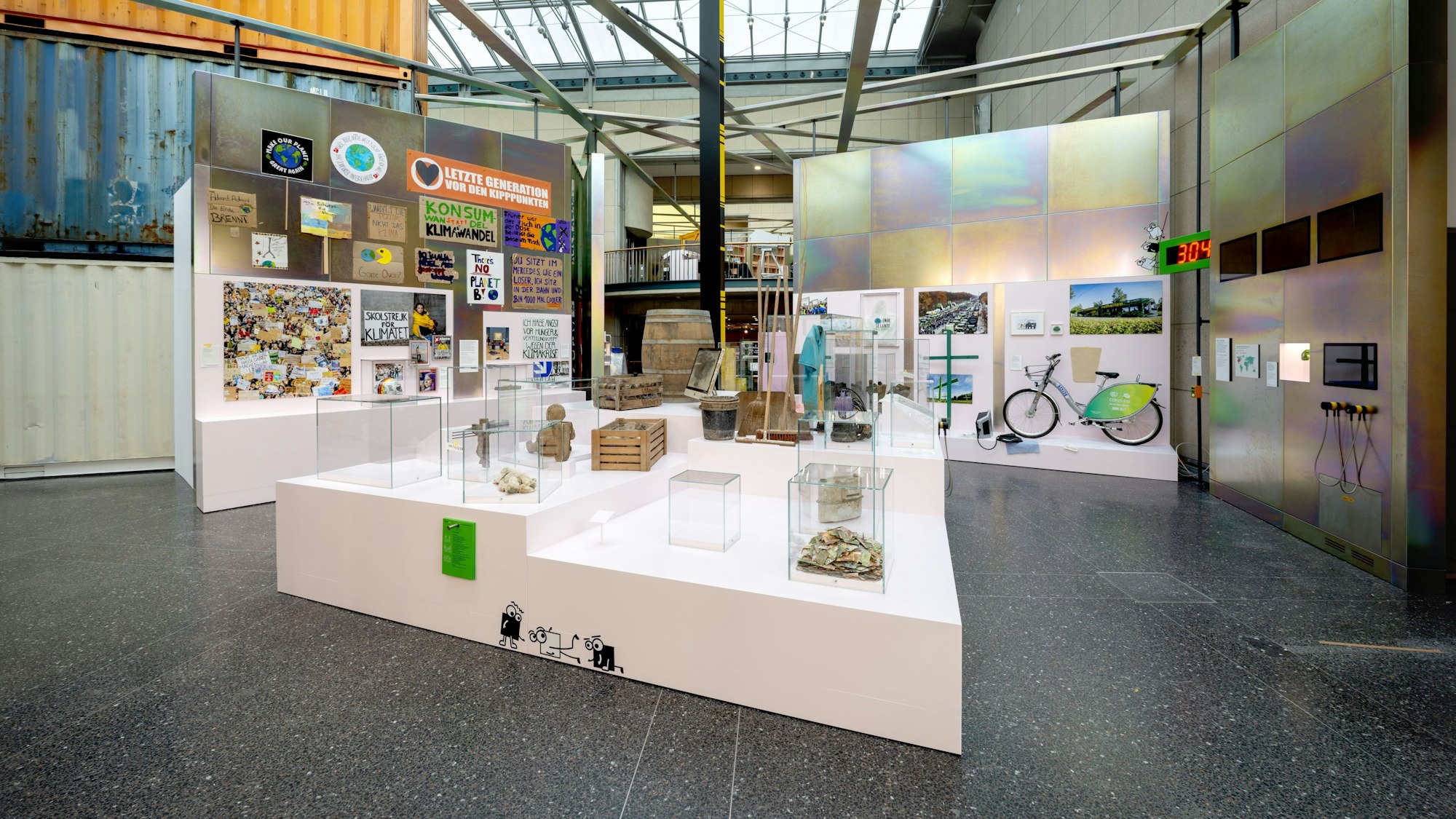 Auch Ereignisse der jüngeren Vergangenheit wie die Proteste von Friday for Future finden nun Raum in der Dauerausstellung im Haus der Geschichte in Bonn.