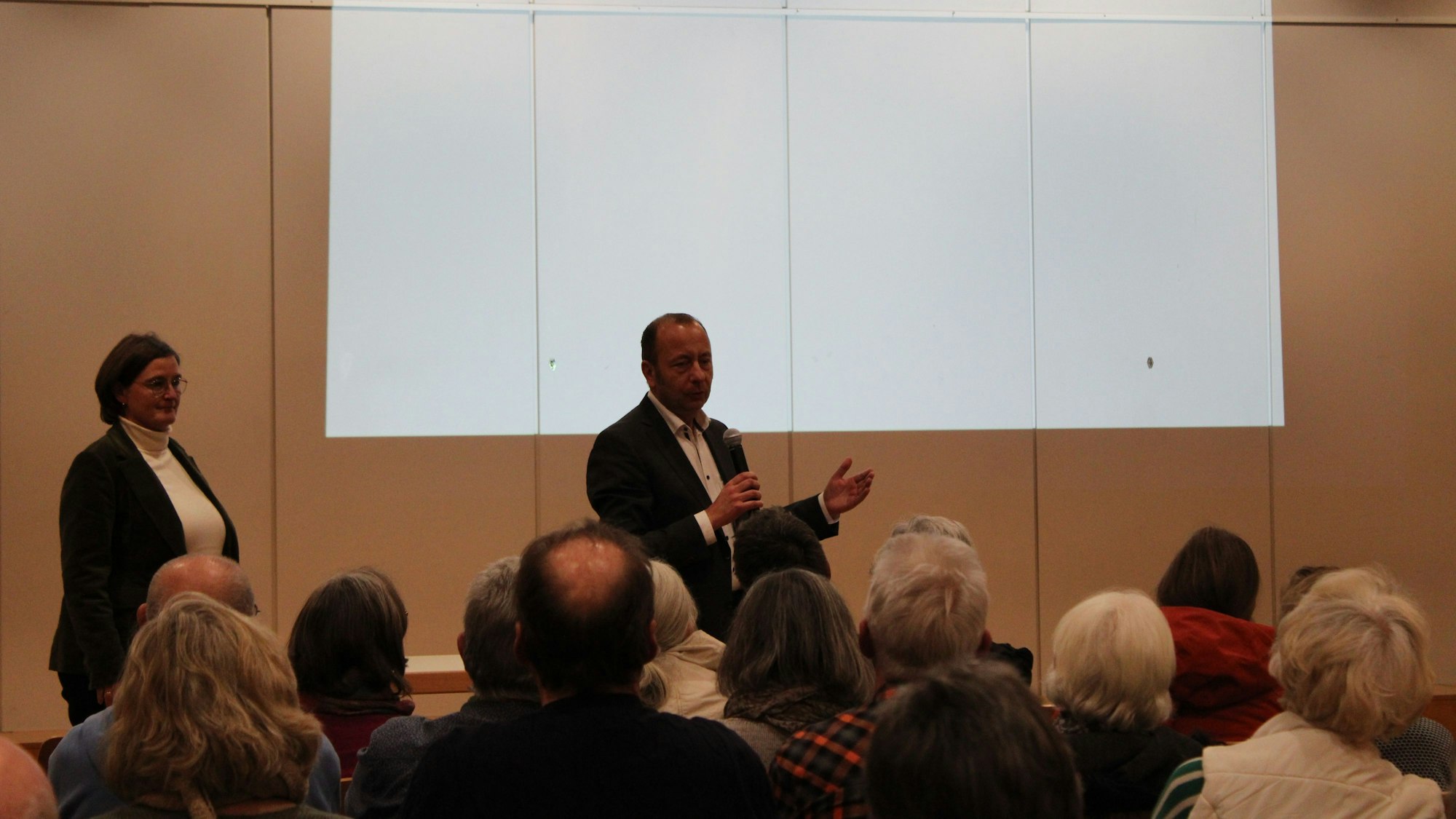 Infoveranstaltung: Was wird aus der Alten Schule in Lohmar-Birk?