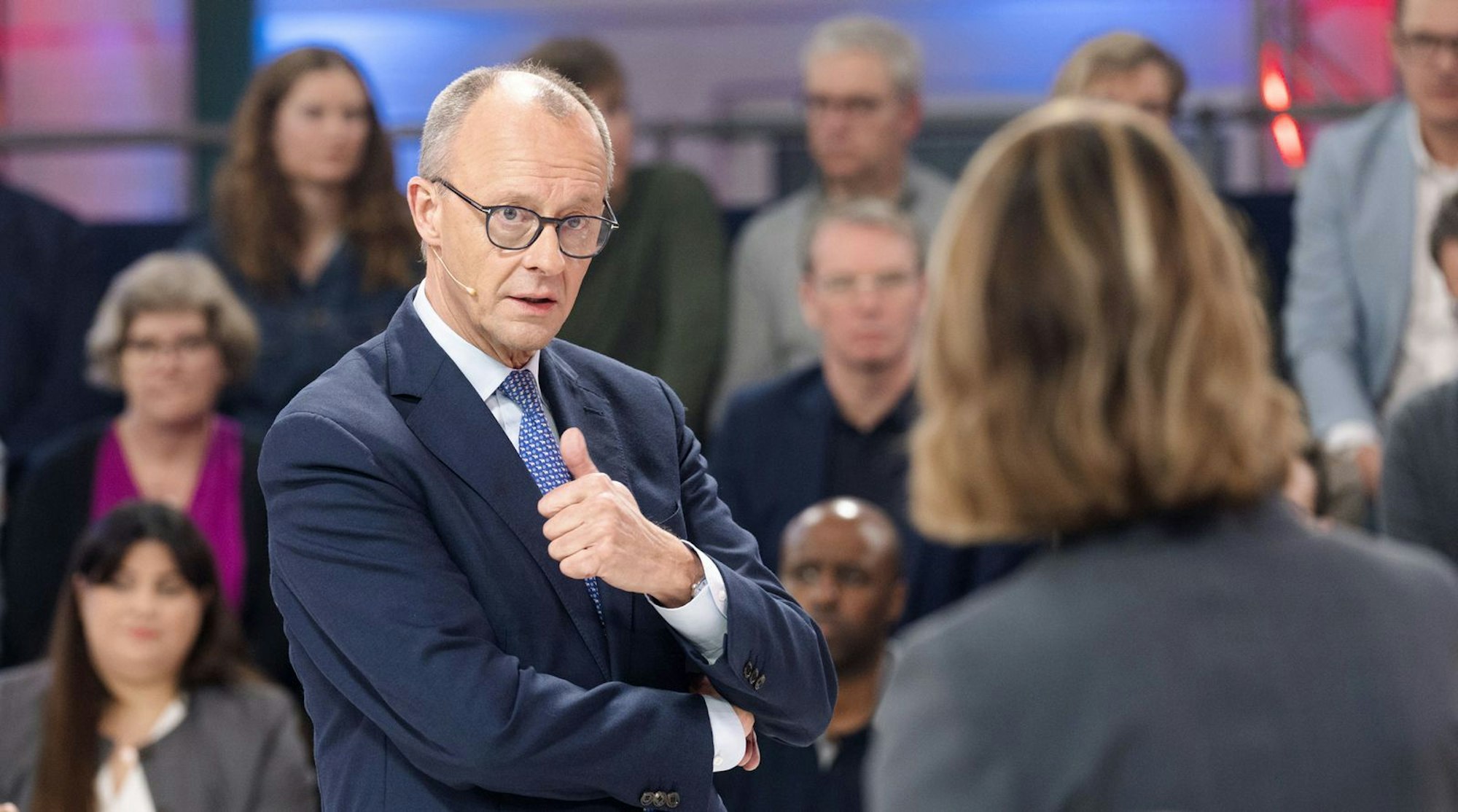 „Ich gebe zu, ich bin nicht zufrieden mit dem, was wir erreicht haben“, sagte Bundeskanzler Friedrich Merz in der ARD-“Arena“. (Bild: WDR / Ben Knabe)