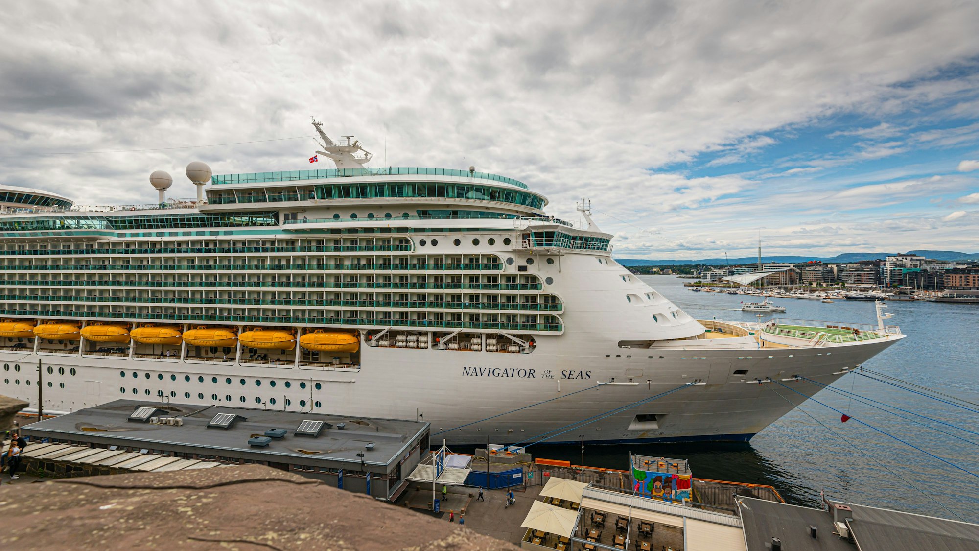 „Navigator of the Seas“ am Hafen von Oslo.