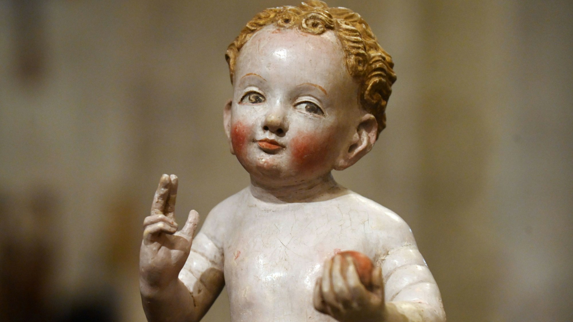 25.11.2025 Köln. Ein Adventskalender mit und von Barbara Schock Werner. Es werden 6x4 Objekte aus gebeutelten Kölner Museen betrachtet und vorgestellt. Museum Schnütgen. Christkind. Foto: Alexander Schwaiger