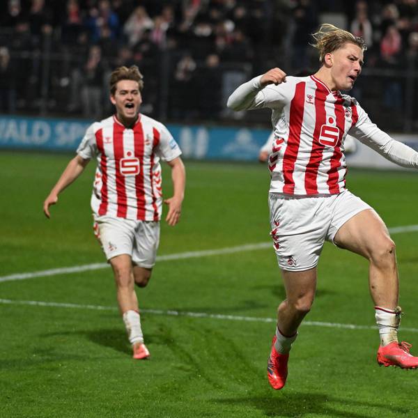 26.11.2025, xophax, Fussball , UEFA Youth League . 1.FC Köln U19 gegen FC Midtjylland. Fynn Schenten 1.FC Köln , rechts nach seinem Tor zum 1 zu 1 Koeln *** 26 11 2025, xophax, Soccer , UEFA Youth League 1 FC Köln U19 vs FC Midtjylland Fynn Schenten 1 FC Köln , right after his goal to make it 1 - 1 Koeln