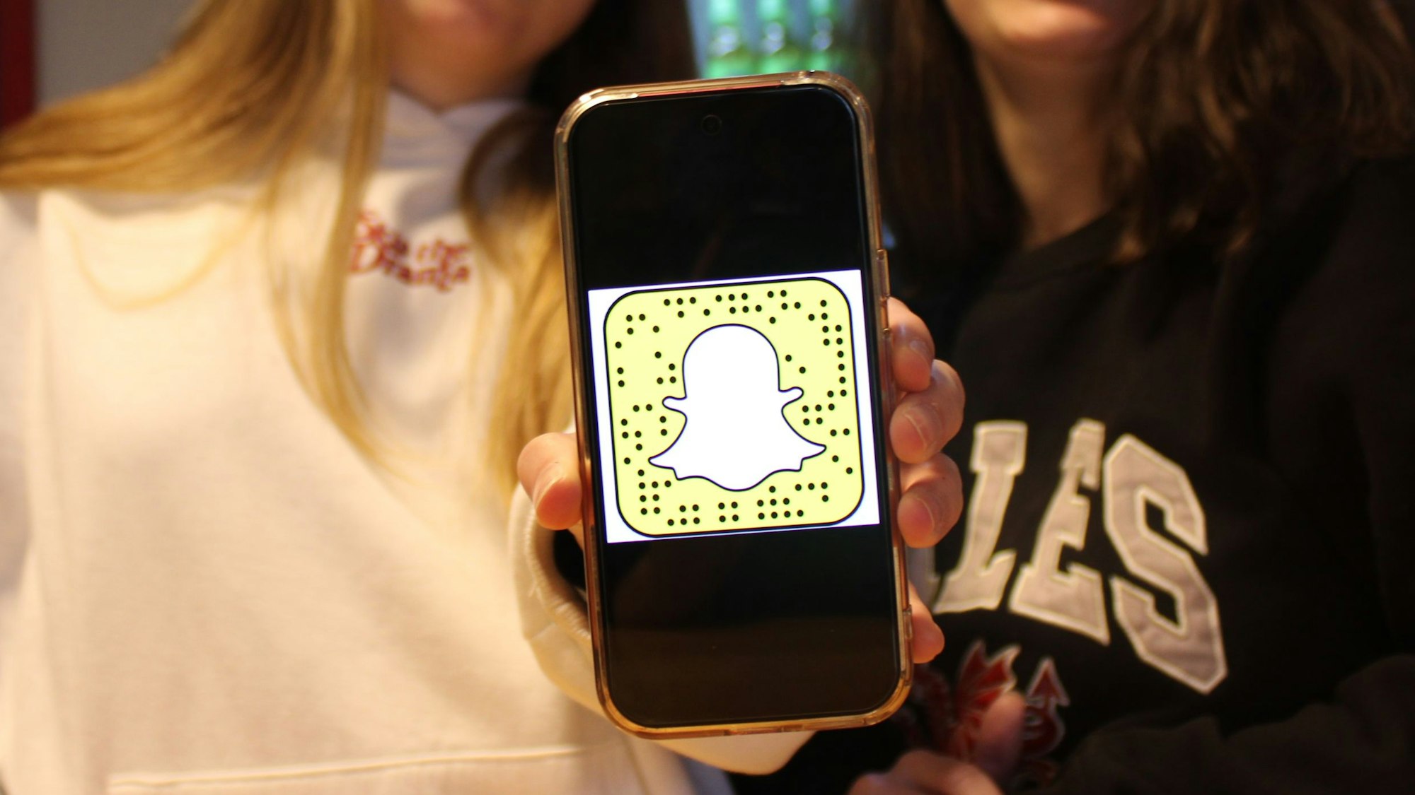 Soziale Medien erst ab 16 Jahren - das sagen Jugendliche, Lehrkräfte und Sozialarbeiter in Rhein-Sieg.