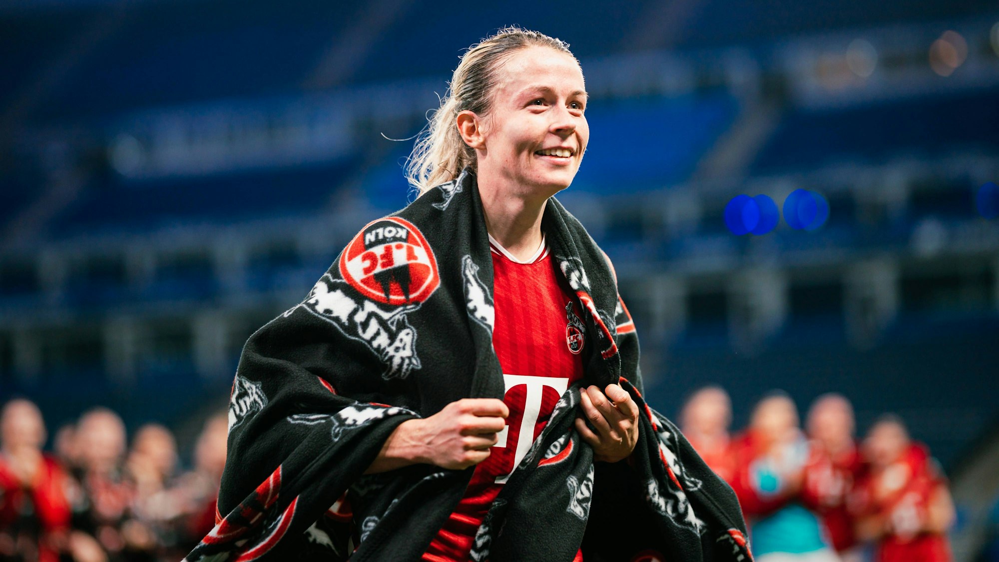 Google Pixel Frauen-Bundesliga: Hamburger SV vs. 1. FC Köln, 08.12.2025 Sandra Maria Jessen 1. FC Köln, 6 glücklich nach dem Spiel Fußball, Google Pixel Frauen-Bundesliga, 12. Spieltag: Hamburger SV vs. 1. FC Köln am 08.12.2025 im Volksparkstadion, Hamburg DFB REGULATIONS PROHIBIT ANY USE OF PHOTOGRAPHS AS IMAGE SEQUENCES AND/OR QUASI-VIDEO. *** Google Pixel Womens Bundesliga Hamburger SV vs 1 FC Köln, 08 12 2025 Sandra Maria Jessen 1 FC Köln, 6 happy after the match Football, Google Pixel Womens Bundesliga, 12 Matchday Hamburger SV vs 1 FC Köln on 08 12 2025 at Volksparkstadion, Hamburg DFB REGULATIONS PROHIBIT ANY USE OF PHOTOGRAPHS AS IMAGE SEQUENCES AND OR QUASI VIDEO Copyright: xBEAUTIFULxSPORTS/Tonhäuserx