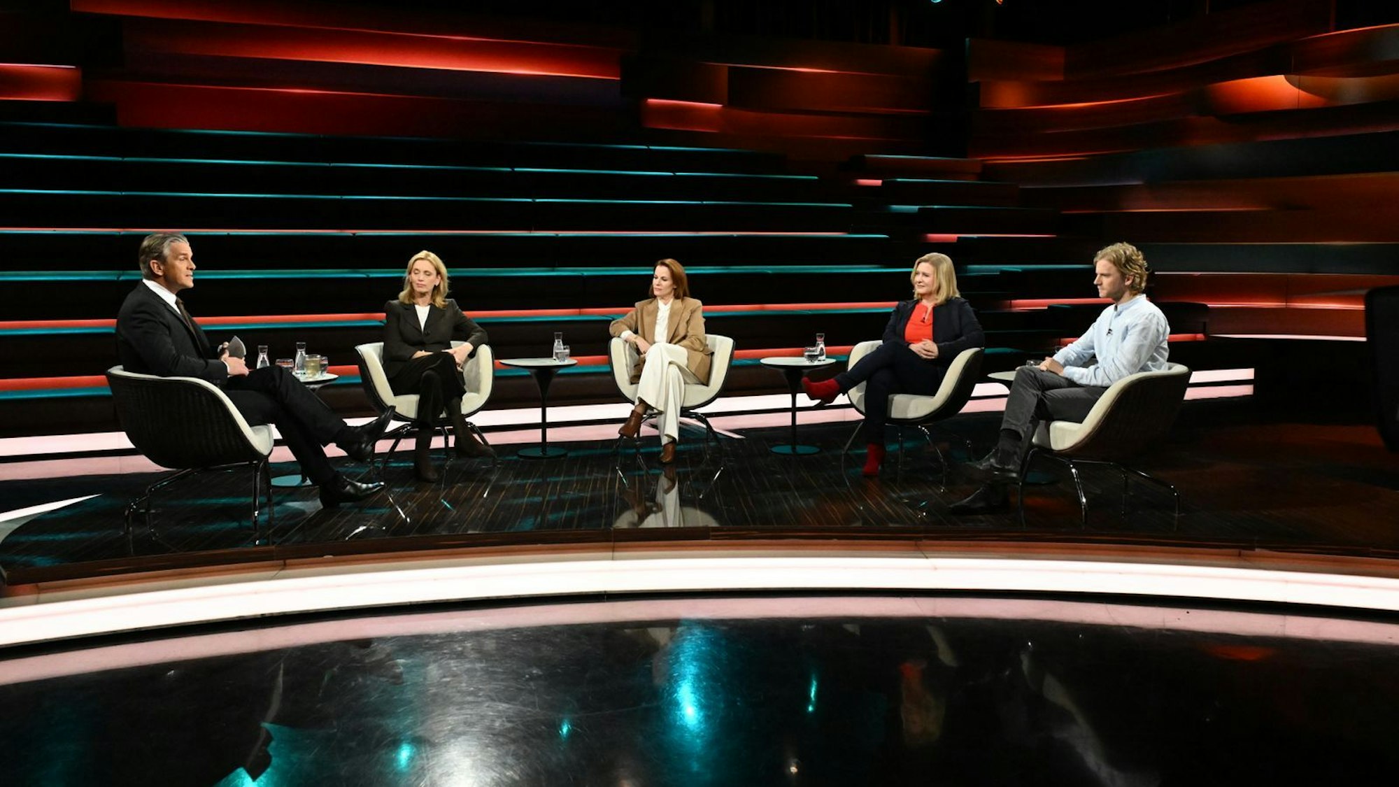 Bei „Markus Lanz“ wurde am Dienstagabend die neue US-Sicherheitsstrategie eingeordnet. (Bild: ZDF/ Cornelia Lehmann)