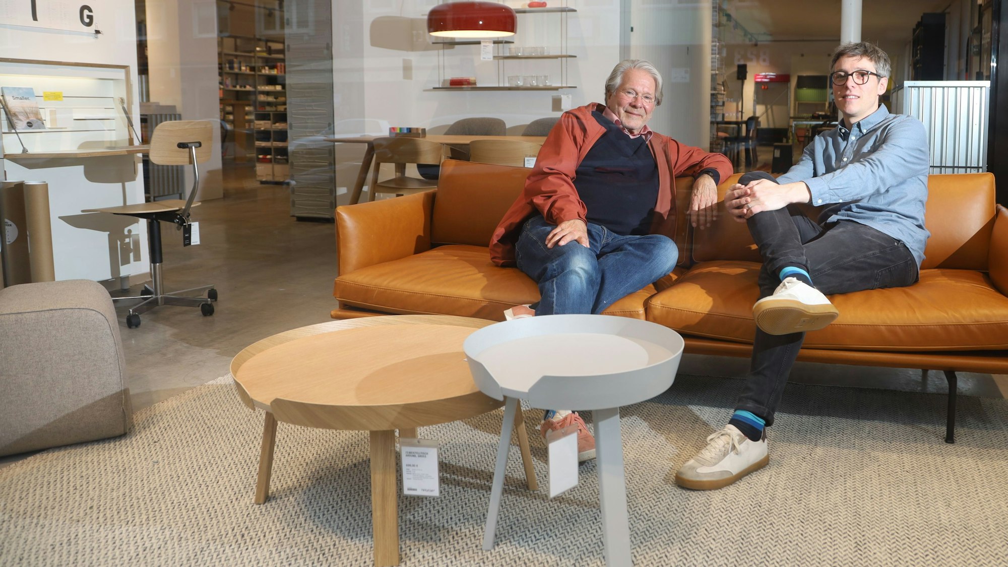 Klaus Wolter (l.) schloss seinen Laden Ende letzten Jahres, Matthias Nienhaus machte nun den Nachfolger unter dem selben Namen auf.