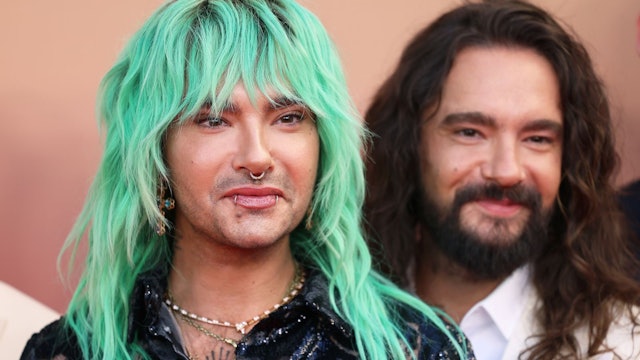 Bill Kaulitz (links) und sein Bruder Tom waren beim Klassentreffen in ihrer alten Grundschule. (Bild: 2025 Getty Images/Gerald Matzka)