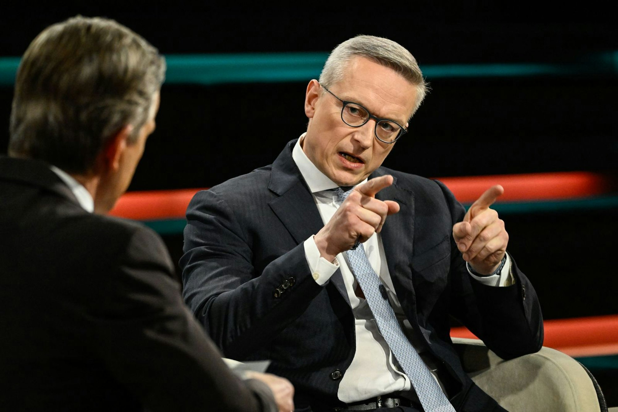 Digitalminister Karsten Wildberger erläuterte bei „Markus Lanz“, wie er den Staat und die Verwaltung künftig entschlacken und modernisieren will. (Bild: ZDF / Markus Hertrich)