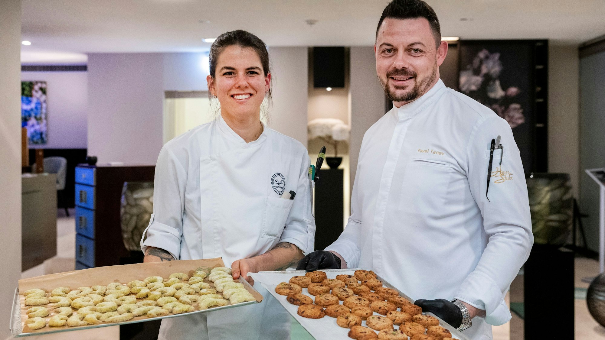 Pavel Tanev, Chef-Patissier im Kölner Excelsior Hotel Ernst, und Souschefin Franziska Claßen