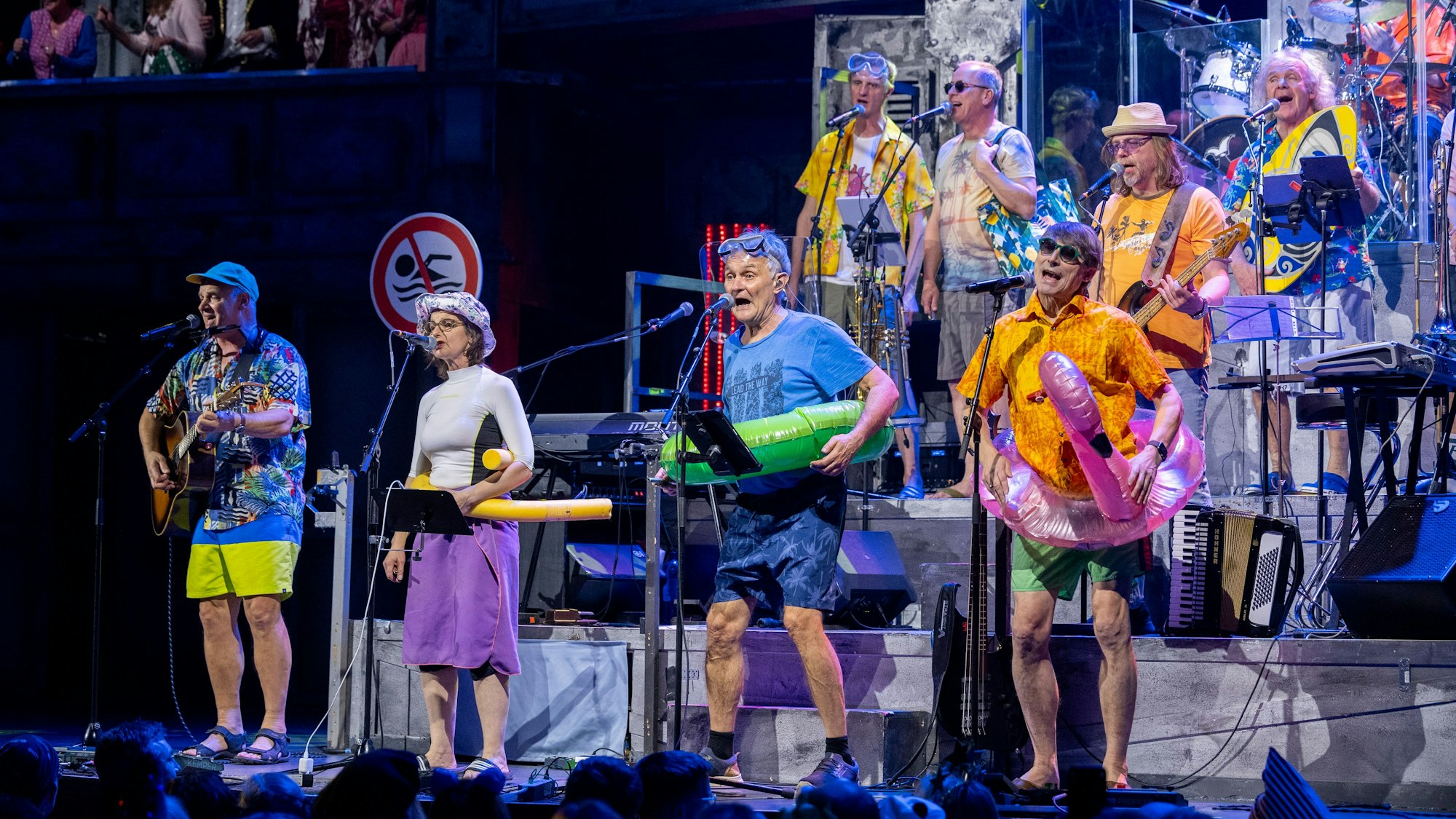 10.12.2025, Köln: Die Premiere der Stunksitzung im E-Werk.
Im Bild „Köbes Underground“
Foto: Michael Bause