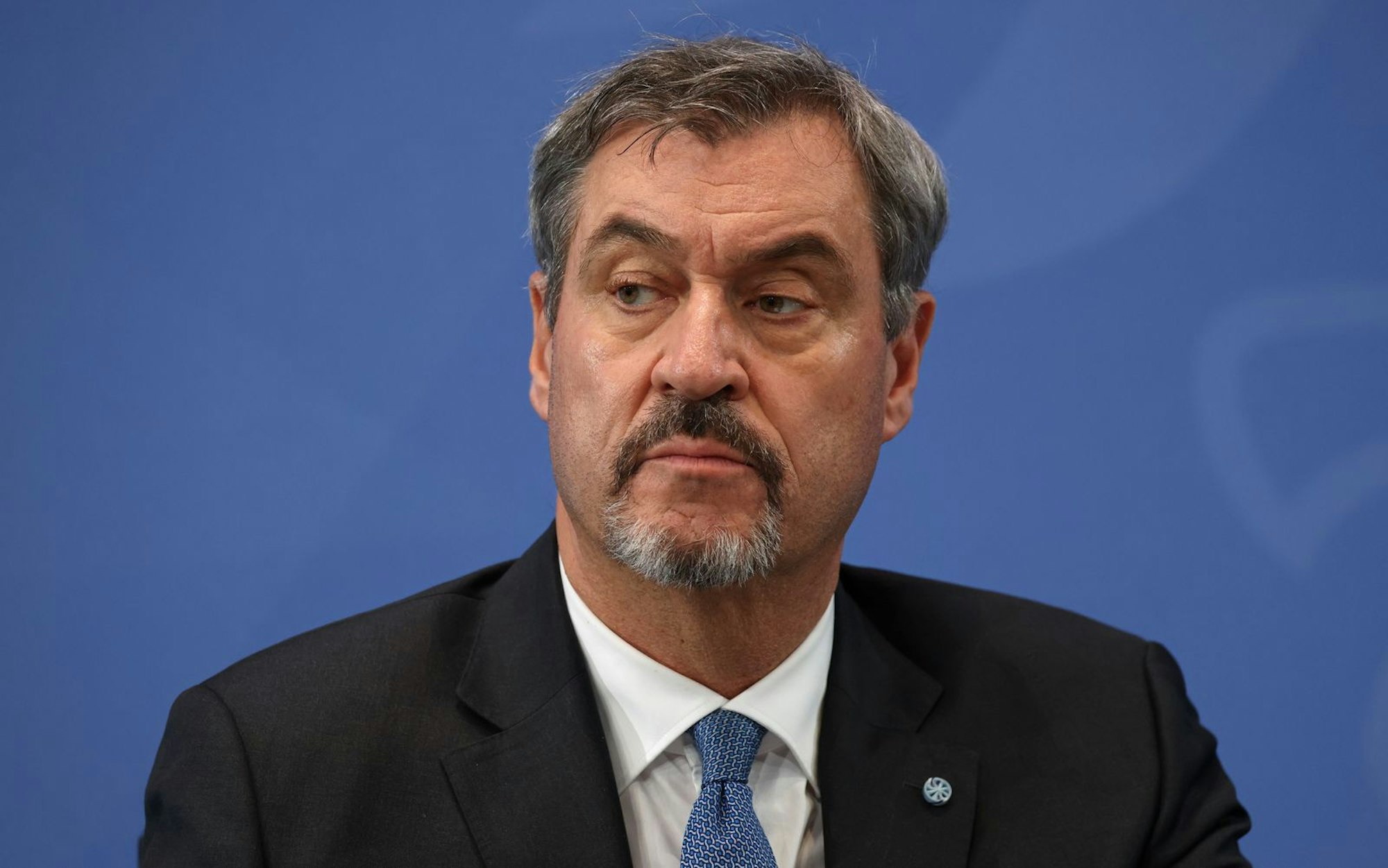 Laut Markus Söder seien es „wirklich böseste Sachen, die man seit Jahren bei den Grünen“ über ihn erzähle. (Bild: 2025 Getty Images/Sean Gallup)