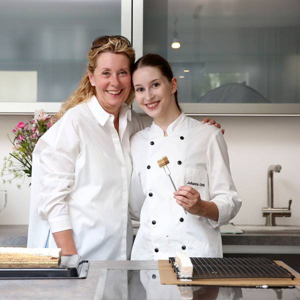 Johanna Orth mit Mutter Inka