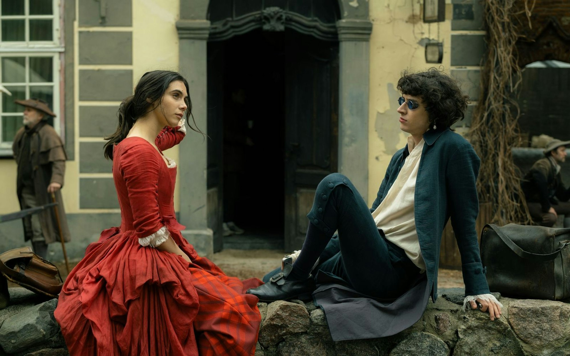 „Ich bin leider Einzelkind“, sagt Havana Joy (im Bild mit Eren M. Güvercin) im Interview: „Deswegen genieße ich es umso mehr, wenn ich in Film und Fernsehen endlich mal Geschwister haben kann.“ (Bild: WDR/Armands Virbulis)