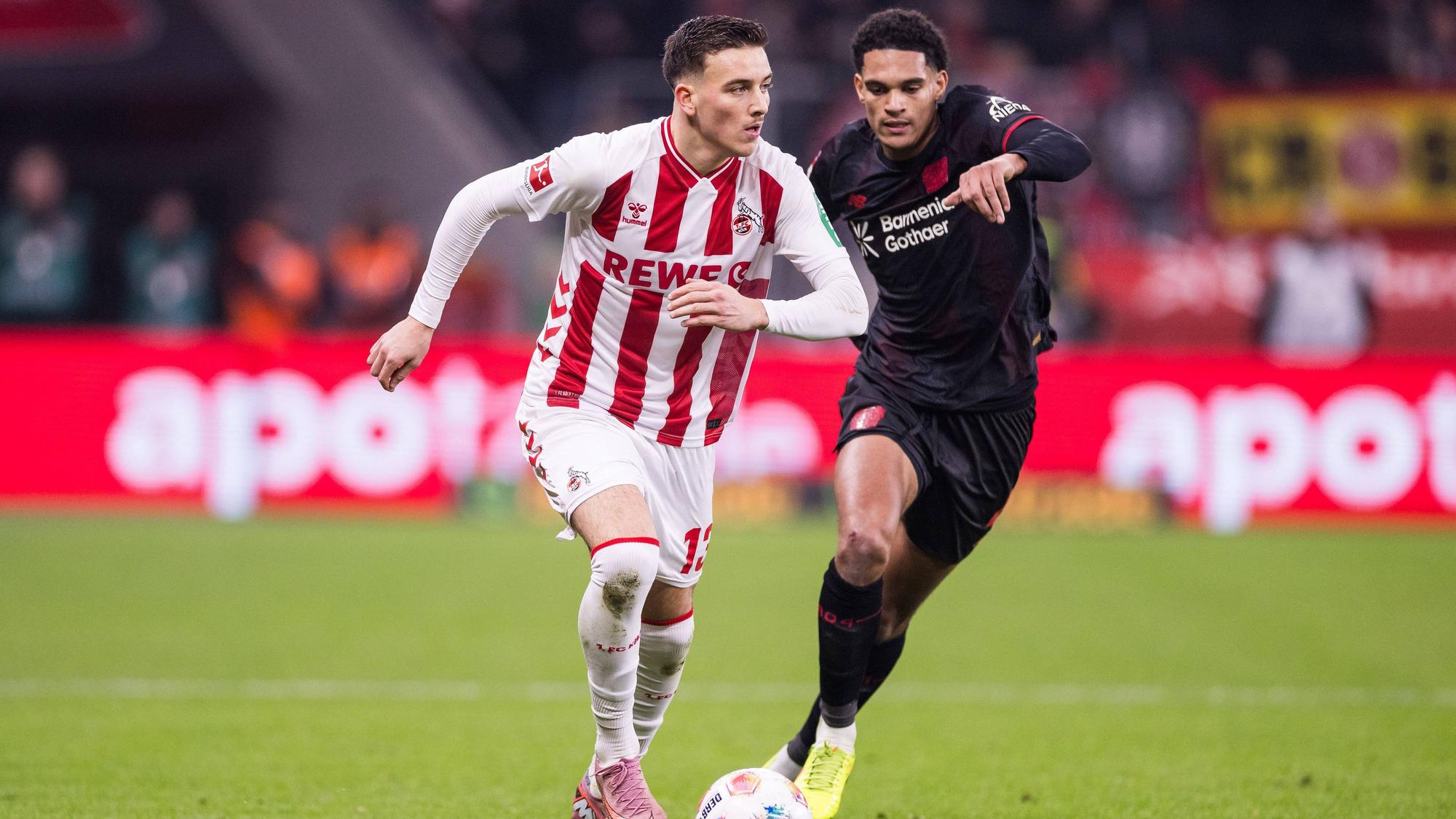 So war es im Hinspiel am 13. Dezember: Kölns Said El Mala (l.) im Duell mit Leverkusens Jarell Quansah. Bayer 04 gewann damals mit 2:0.