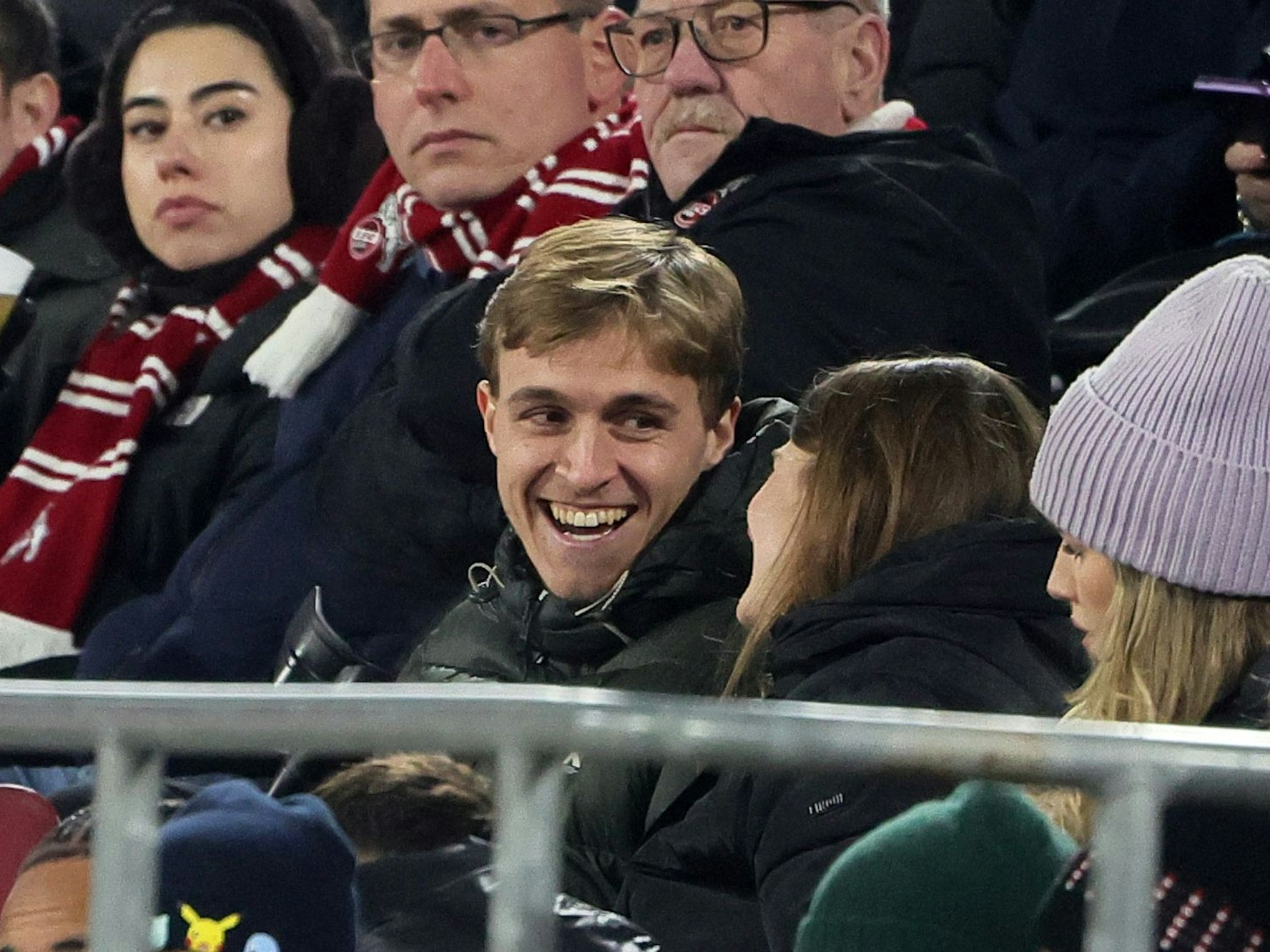 Timo Hübers auf der Tribüne.