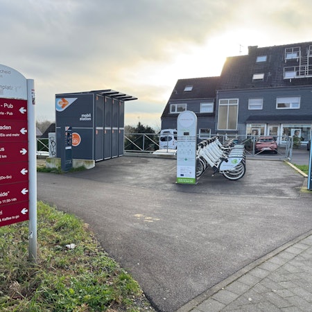 Der Raiffeisenplatz in Hilgen