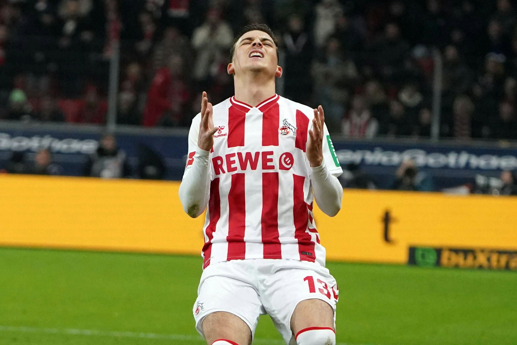 Fussball, 1 Bundesliga, Saison 2025/2026, Bayer 04 Leverkusen - 1.FC Köln 13.12.2025, Bayarena Leverkusen Said El Mala, , 1.FC Köln , Aktion, Einzelbild *** Football, 1 Bundesliga, Season 2025 2026, Bayer 04 Leverkusen 1 FC Köln 13 12 2025, Bayarena Leverkusen Said El Mala, , 1 FC Köln , Action, Single image