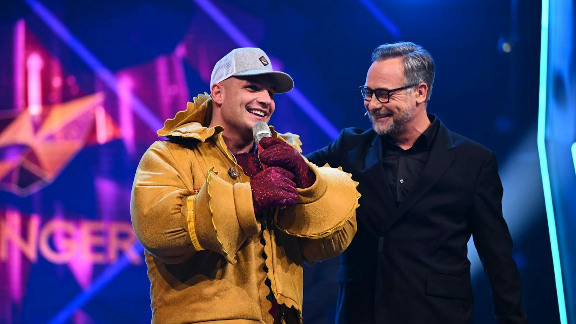 Um 23.45 Uhr stand fest: Muuhnika ist die Siegerin, Rave-Ioli muss seine Füllung offenlegen. Zum Vorschein kam - von allen erwartet - Pietro Lombardi. (Bild: Joyn/Willi Weber)